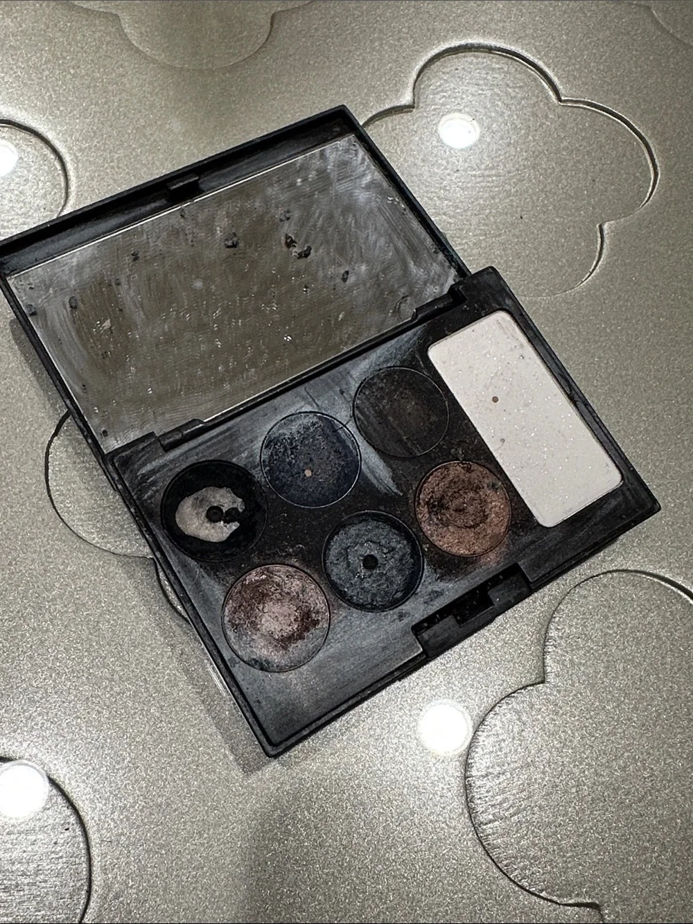 laura mercier Brown, Black & White Eyeshadow Palette
